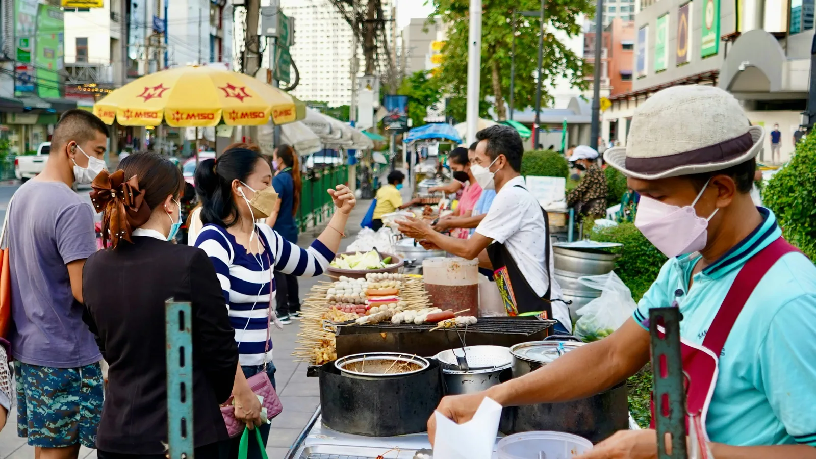 Street food vendors in Bangkok