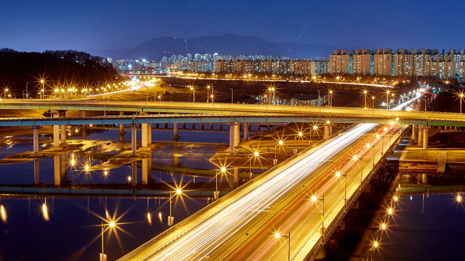 Traffic on a highway at night in Daejeon