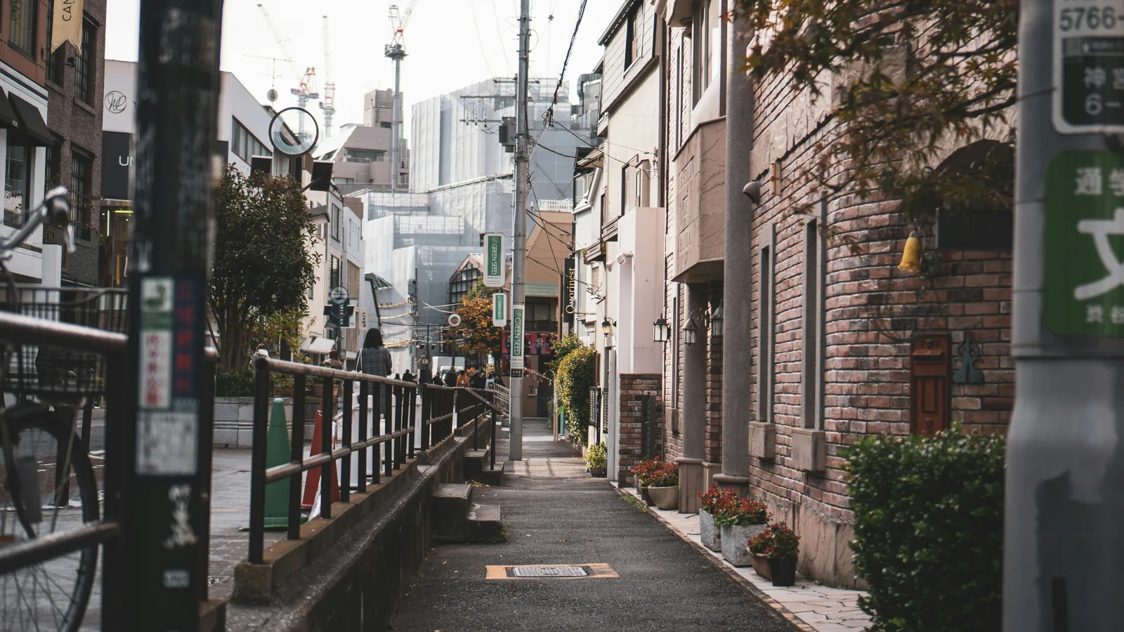 A narrow street in Tokyo